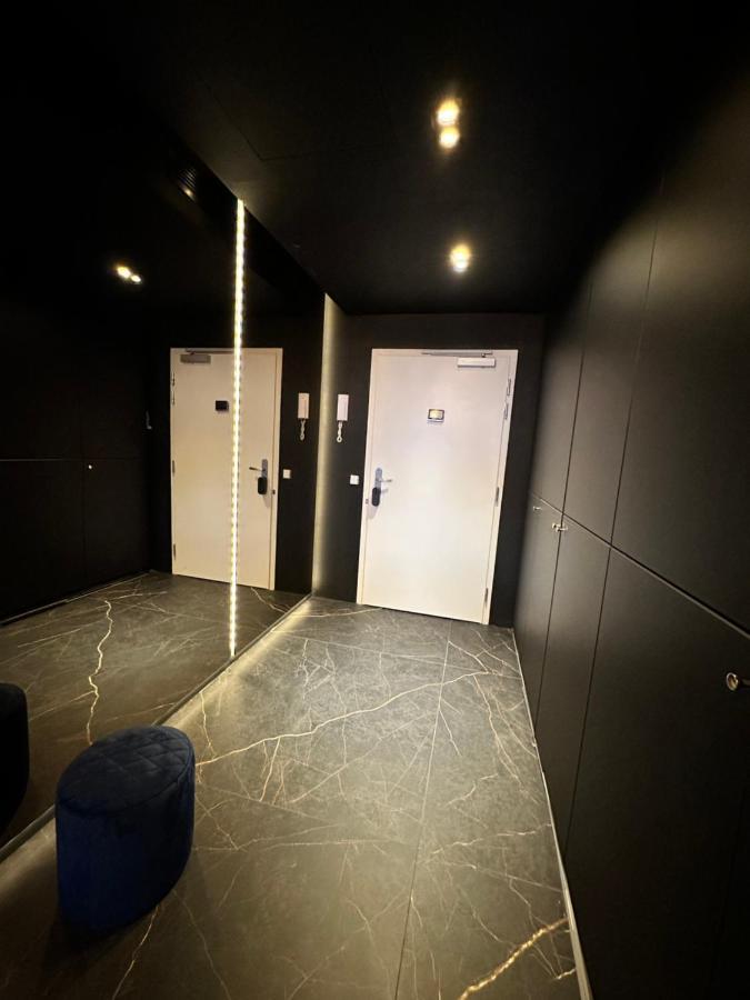 Appartamento Skyline Elegance With Free Parking Bratislava Esterno foto