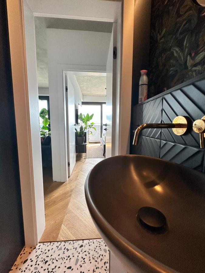 Appartamento Skyline Elegance With Free Parking Bratislava Esterno foto