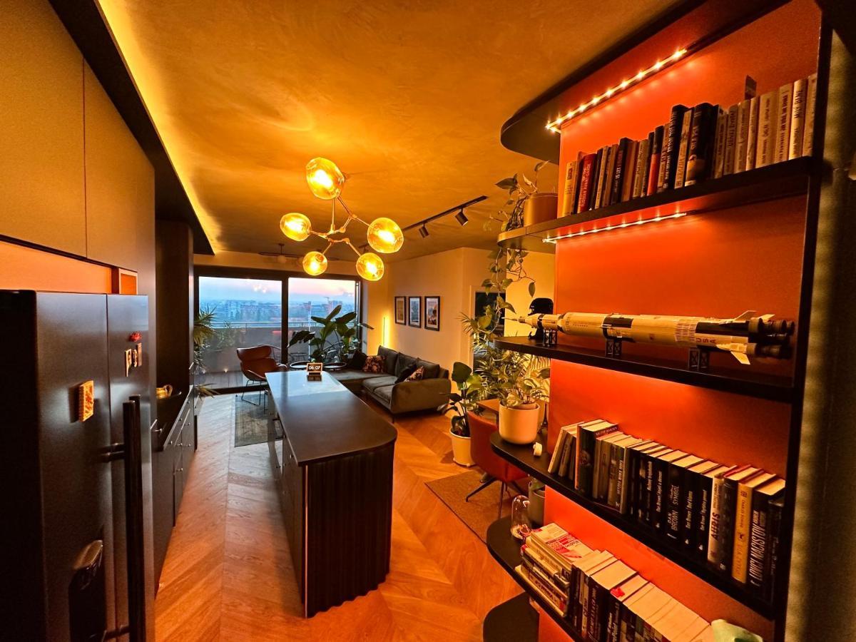 Appartamento Skyline Elegance With Free Parking Bratislava Esterno foto