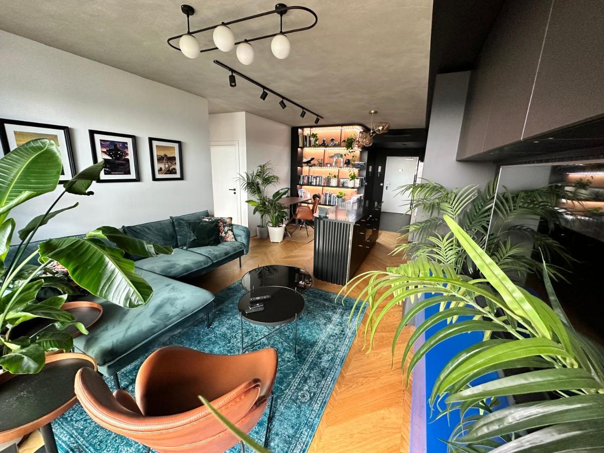 Appartamento Skyline Elegance With Free Parking Bratislava Esterno foto
