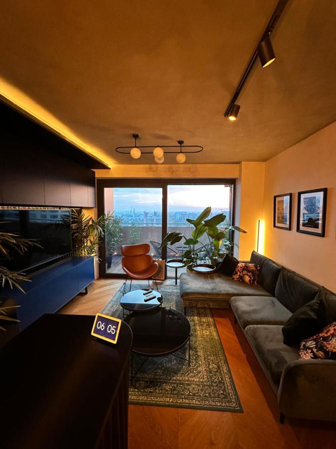 Appartamento Skyline Elegance With Free Parking Bratislava Esterno foto